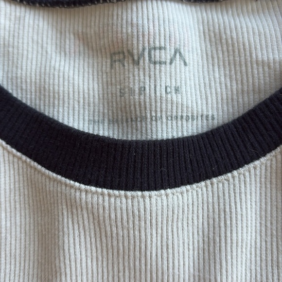 RVCA Black and Cream Short Sleeve CROPPED Tee with Graphic Design - Picture 3 of 5
